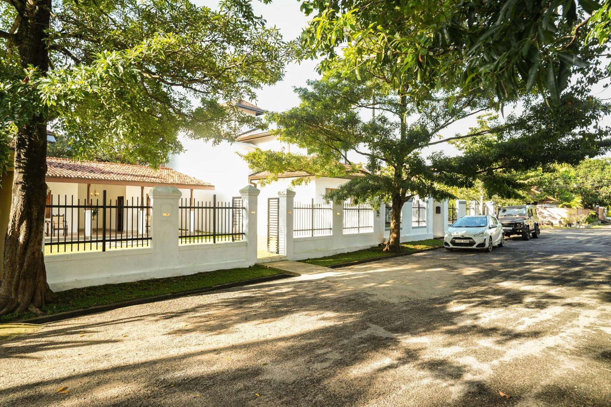 Summer House - Private Villa Close To International Airport Bia Ja-Ela Buitenkant foto