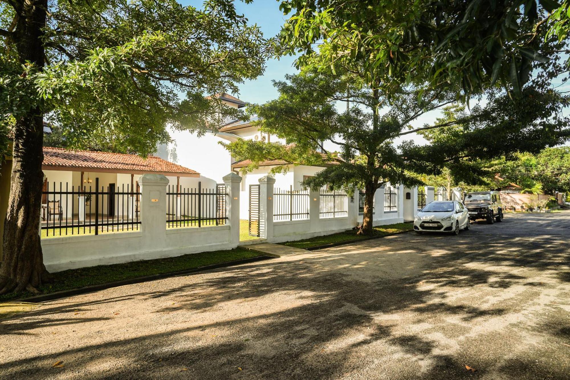 Summer House - Private Villa Close To International Airport Bia Ja-Ela Buitenkant foto